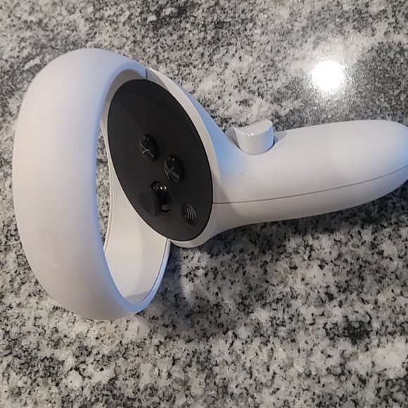 Replacement Left Hand Controller for Oculus Quest 2 - Picture 1 of 1